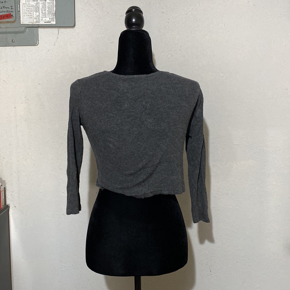 Brandy Melville Long Sleeve Crop Top - Picture 4 of 5